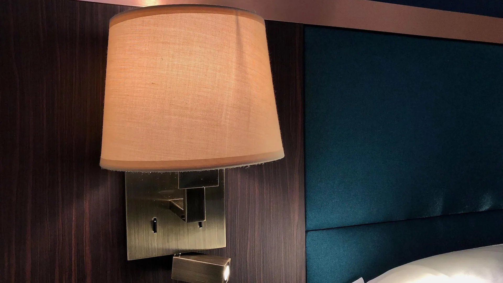 Hotel Western Empire Elysees 3*