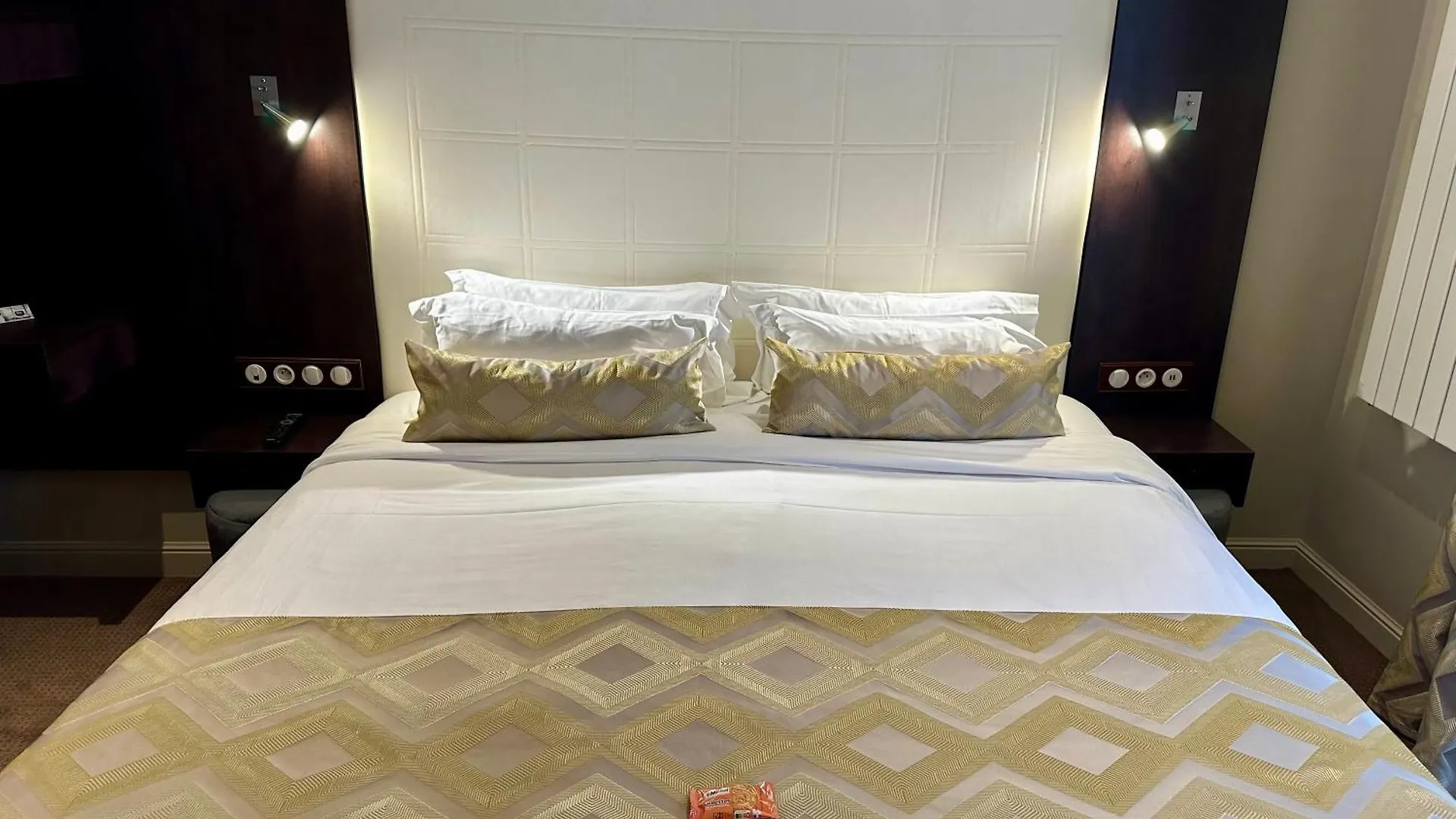 Western Empire Elysees Hotel 3*