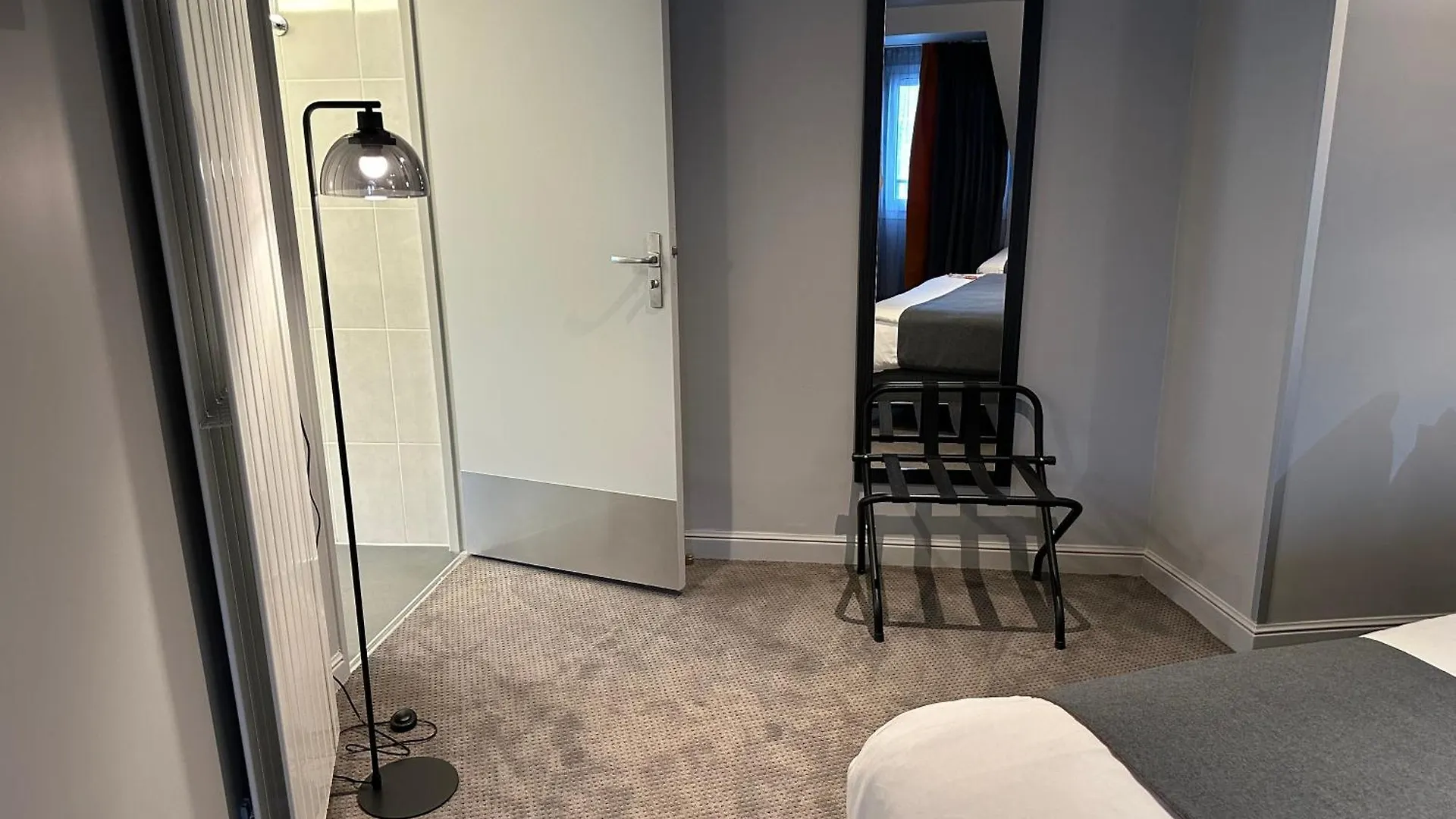 Hotel Western Empire Elysees 3*