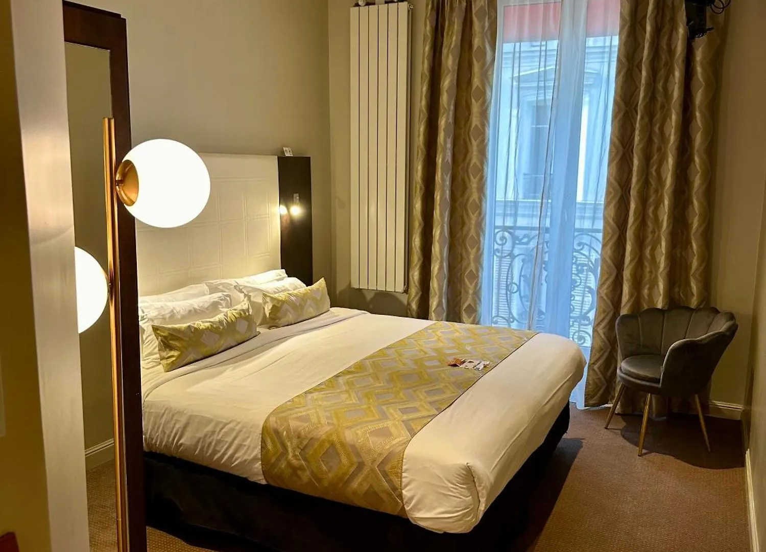 Western Empire Elysees Hotel Paris