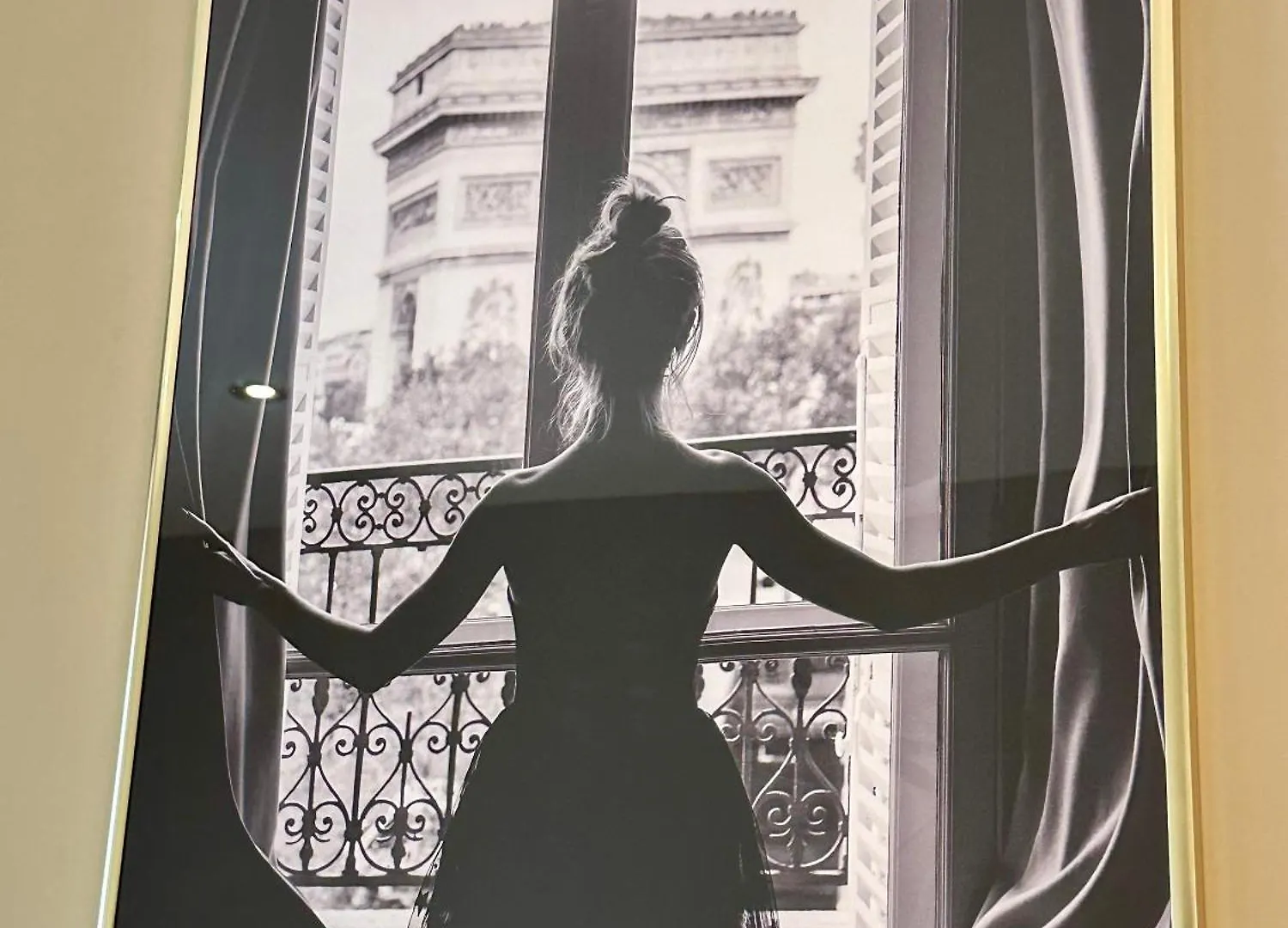 Western Empire Elysees Hotell